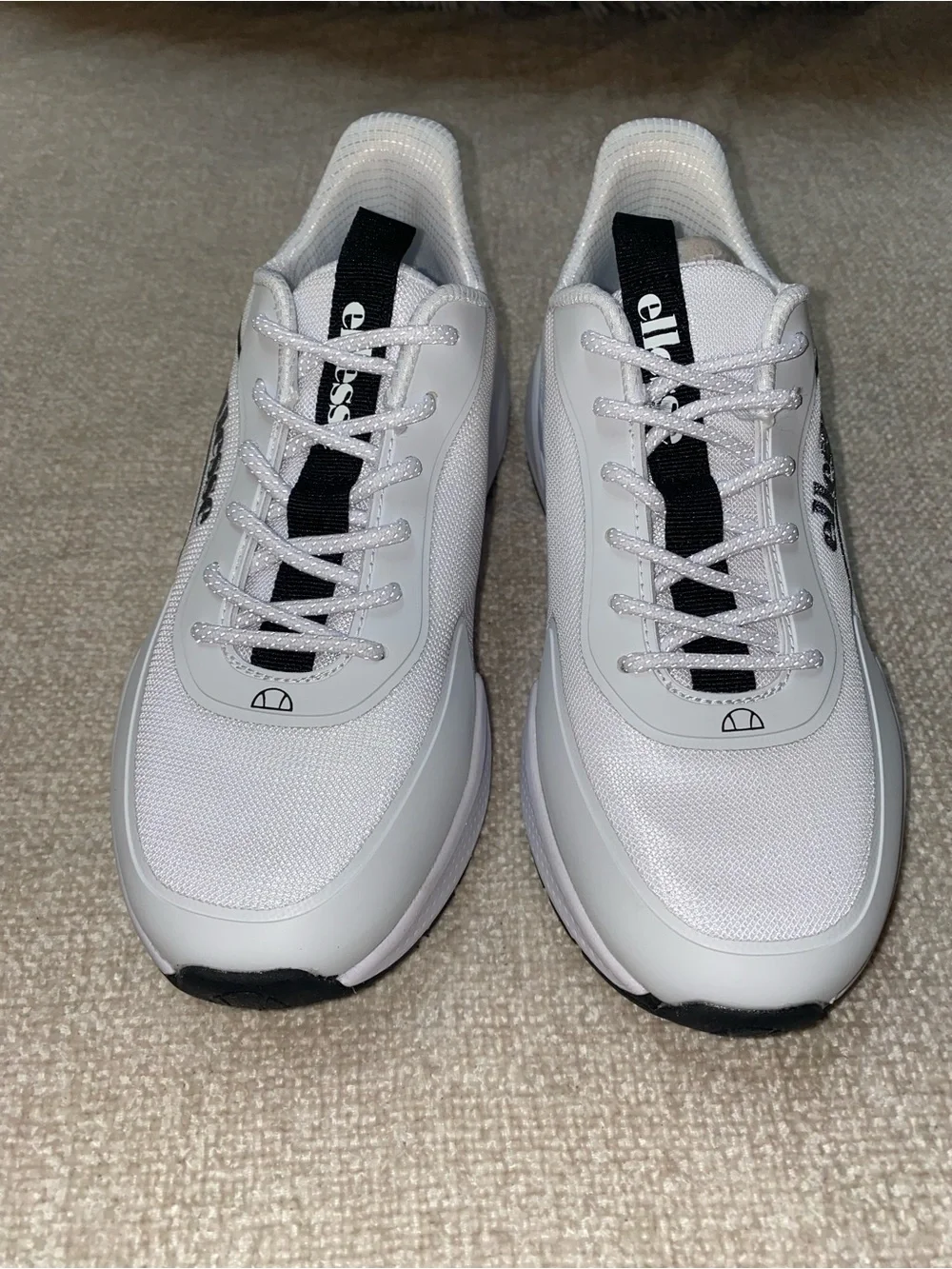 NWT/ New With Box Ellesse Morona Runner Women's White Sneakers Size 6